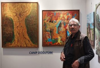Canip Doğutürk, ArtContact Fuarı’nda Eserleriyle Göz Doldurdu.