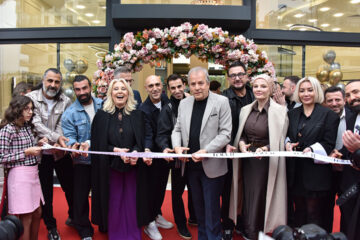 Ünlü isimler açılışta buluştu!