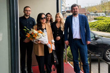 Türk sinemasının sultanı Türkan Şoray’dan Alpi Diş Hastanesine anlamlı ziyaret