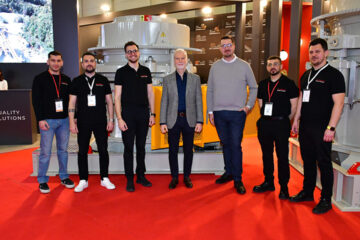 GÜRSAN İNŞAAT MAKİNALARI Genel Müdürü Ümit Ömer Kınav verdikleri hizmetleri anlattı.